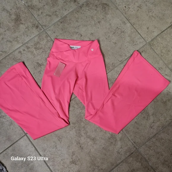 NWT Bell bottom leggings Size small - Picture 6 of 11